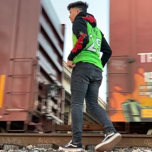 Meet your Posher, Carlos